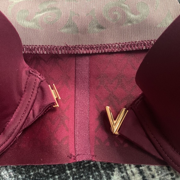 Racerback Illusions Demi Bra Victoria’s Secret Size 32C - Picture 4 of 9